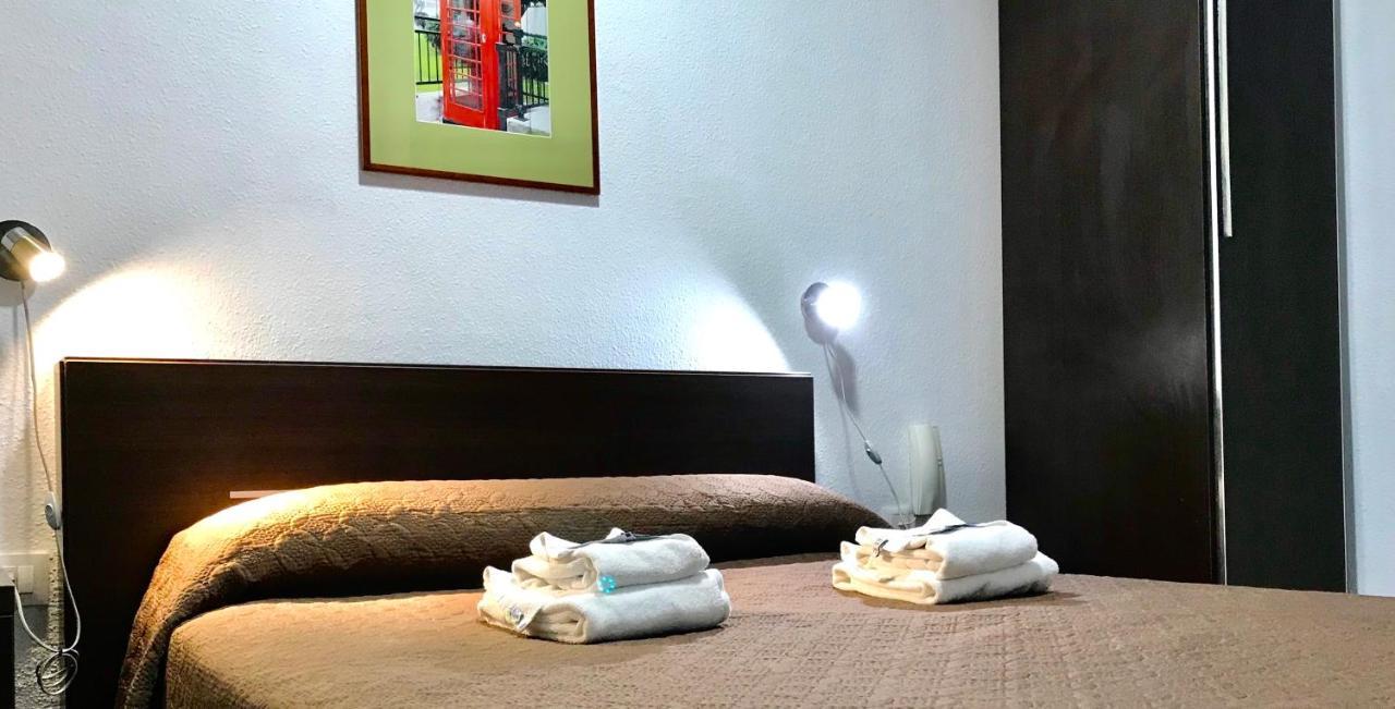 Hostal Carlos 2 La Línea de la Concepción Kültér fotó
