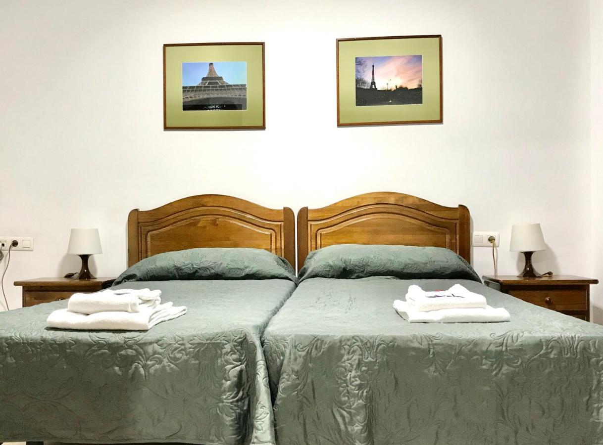 Hostal Carlos 2 La Línea de la Concepción Kültér fotó