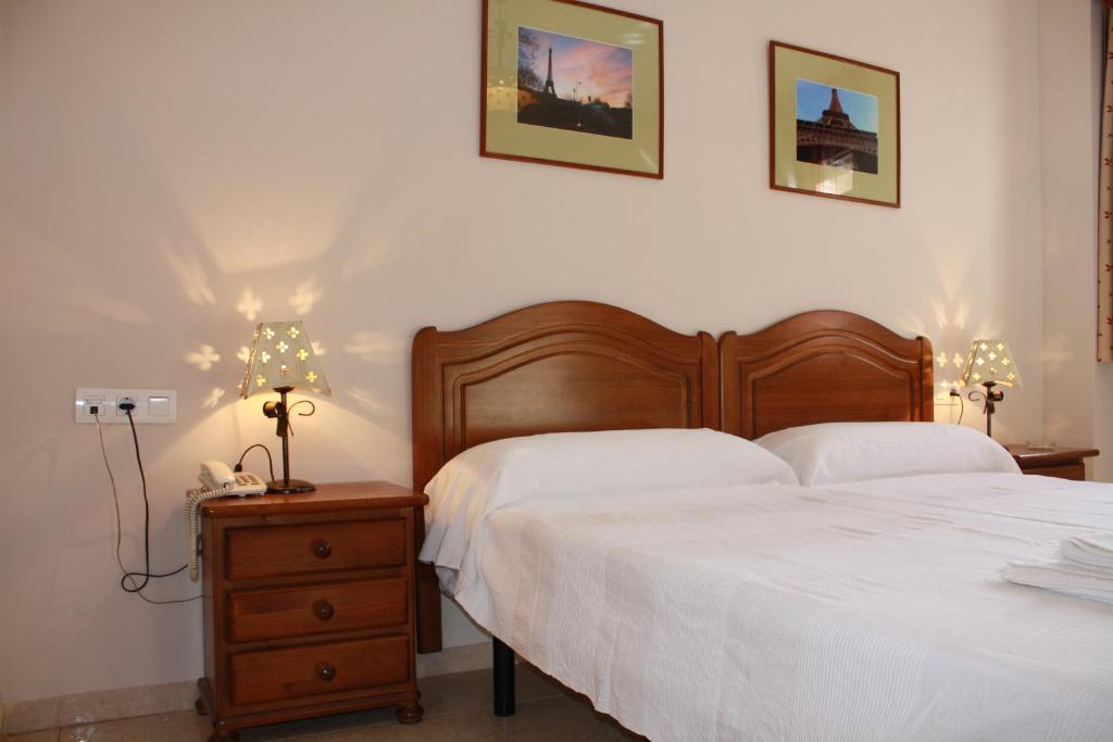 Hostal Carlos 2 La Línea de la Concepción Kültér fotó