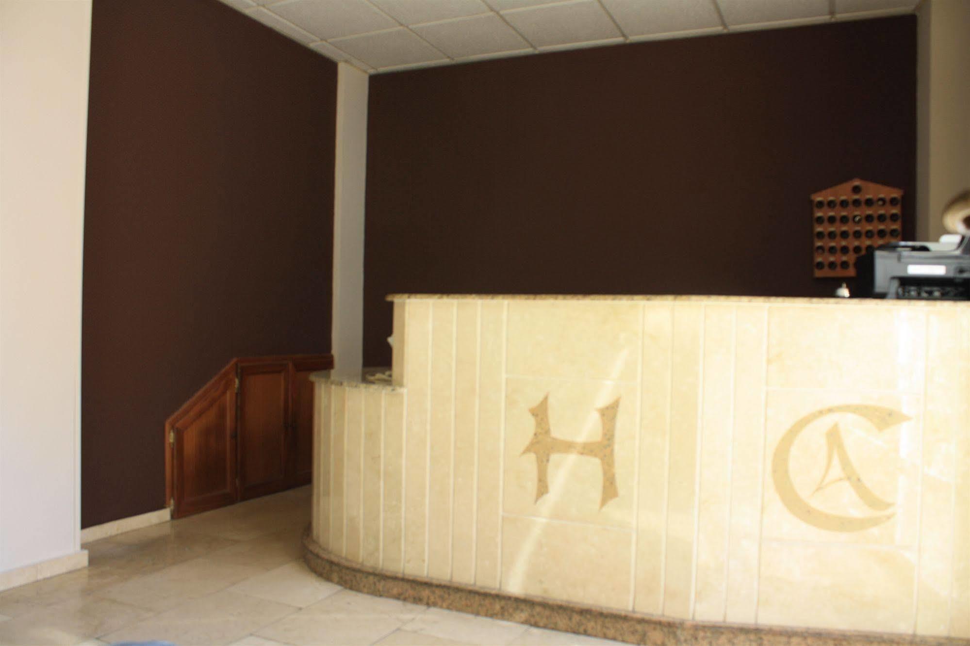 Hostal Carlos 2 La Línea de la Concepción Kültér fotó